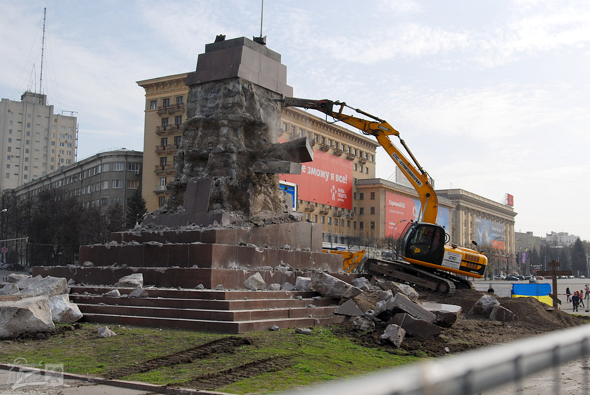 Как будет выглядеть площадь Свободы после окончательного прощания с Лениным фото