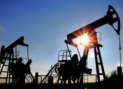 Цены на нефть начали неделю с обвала