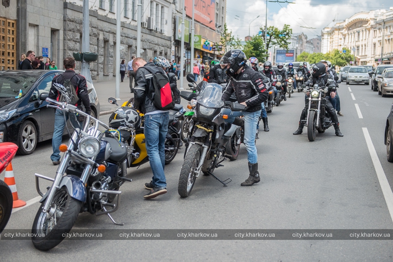 Кернес пообщался с мотоциклистами: запрет на движение мотоциклов будет (видео) фото 2
