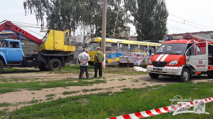 Фото с места трагедии: на Салтовке мужчину задавил трамвай фото 1